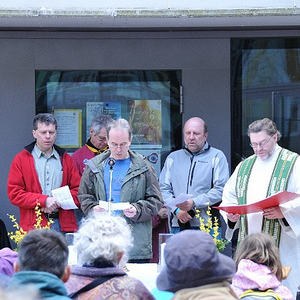 Traunauen-Reinigung mit ökomenischen Gottesdienst