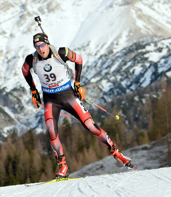 Dominik Landertinger beim Sprint am 11. Dezember 2015 in Hochfilzen