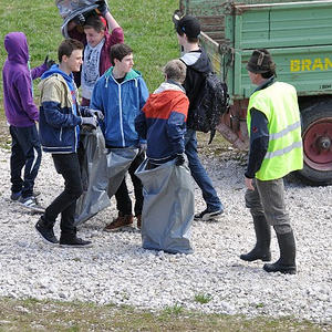 Traunauen-Reinigung mit ökomenischen Gottesdienst