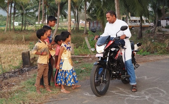 Mehr Mobilität für Priester in Indien    