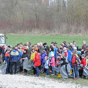 Traunauen-Reinigung mit ökomenischen Gottesdienst