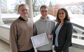 Stefan Gassenbauer erhält 'KU Linz Study Abroad Excellence Award'
