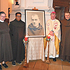 Beim Festgottesdienst in der Karmelitenkirche (v. l.): Sr. Barbara Lehner (Elisabethinen), P. Paul Saji OCD (Karmeliten), Bischof Manfred Scheuer, P. Benno Maria Skala OCD und Reinhard Kaspar ("Papa Gruber"-Kreis St. Georgen). 